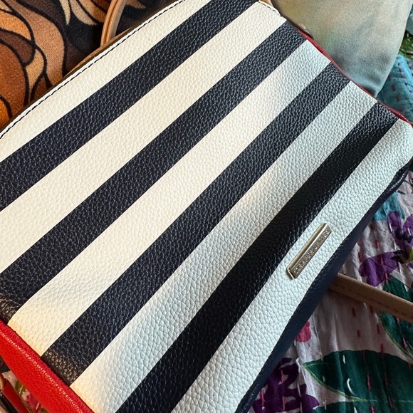 Draper James (Reese Witherspoon’s label) crossbody - Picture 2 of 8